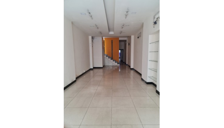 Cho thuê nhà mặt tiền Văn Cao 80m2, 1 Lầu, 20Triệu